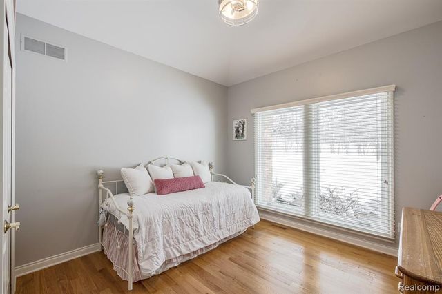 1550 Dakota Court, Oxford, MI 48371