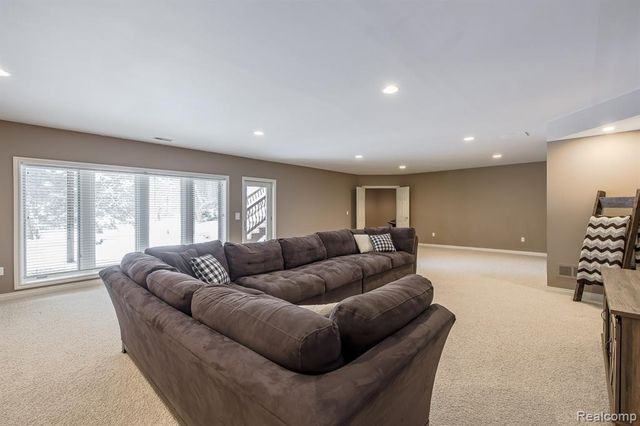 1550 Dakota Court, Oxford, MI 48371