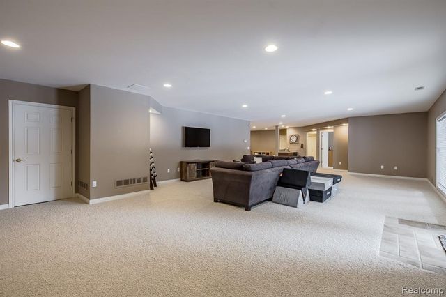 1550 Dakota Court, Oxford, MI 48371