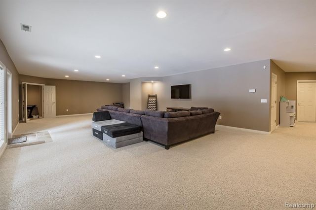 1550 Dakota Court, Oxford, MI 48371