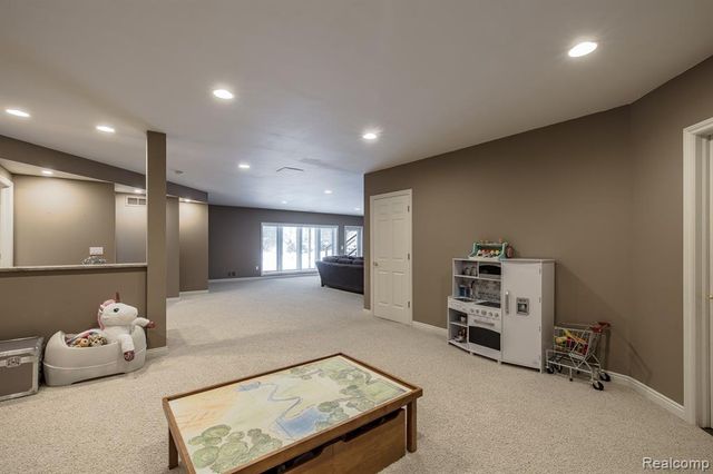 1550 Dakota Court, Oxford, MI 48371