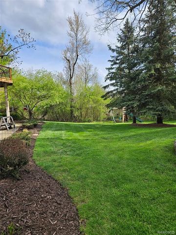 1550 Dakota Court, Oxford, MI 48371