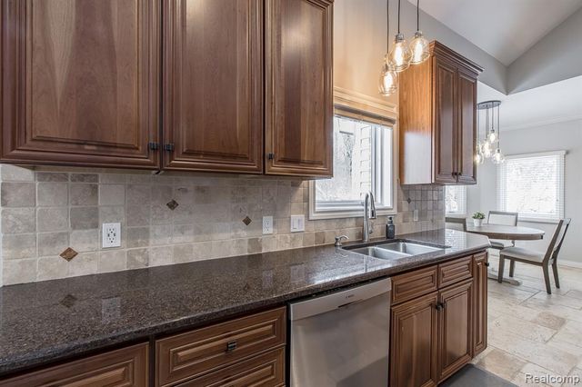 1550 Dakota Court, Oxford, MI 48371