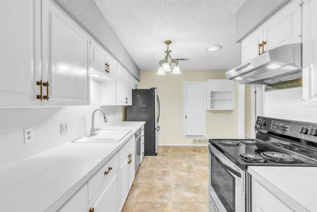 4908 Inverness Avenue, Fort Worth, TX 76132
