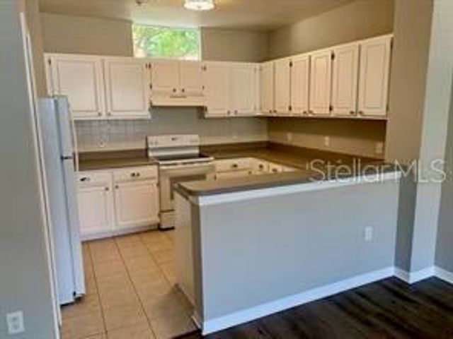 2443 LEGACY LAKE DRIVE 2443, Maitland, FL 32751