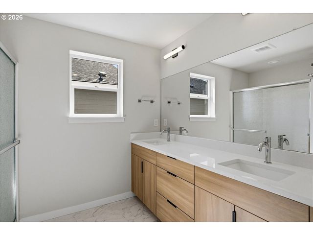 12201 Ne 107TH Way, Vancouver, WA 98682