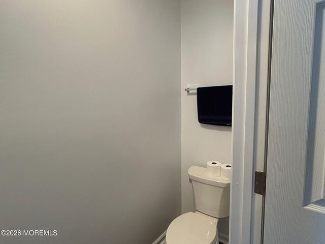 102 Hollyberry Drive, Toms River, NJ 08753