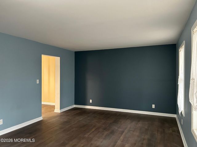 102 Hollyberry Drive, Toms River, NJ 08753