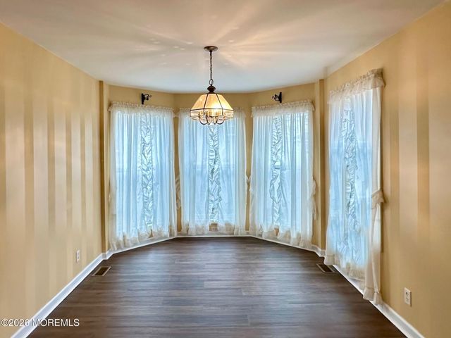 102 Hollyberry Drive, Toms River, NJ 08753