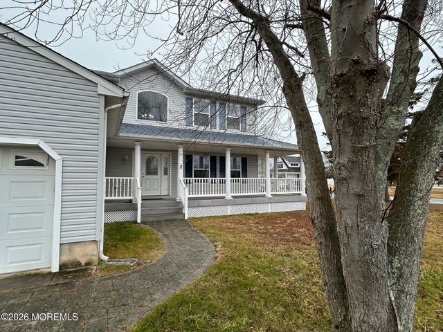 102 Hollyberry Drive, Toms River, NJ 08753