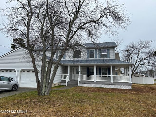 102 Hollyberry Drive, Toms River, NJ 08753