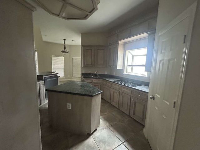 6202 Bourbonais Dr, Corpus Christi, TX 78414