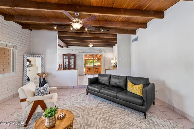 6070 W Desert Marigold Lane, Tucson, AZ 85742