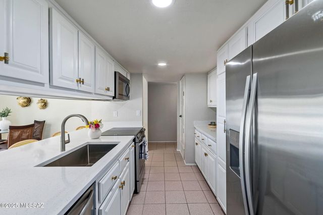 6070 W Desert Marigold Lane, Tucson, AZ 85742