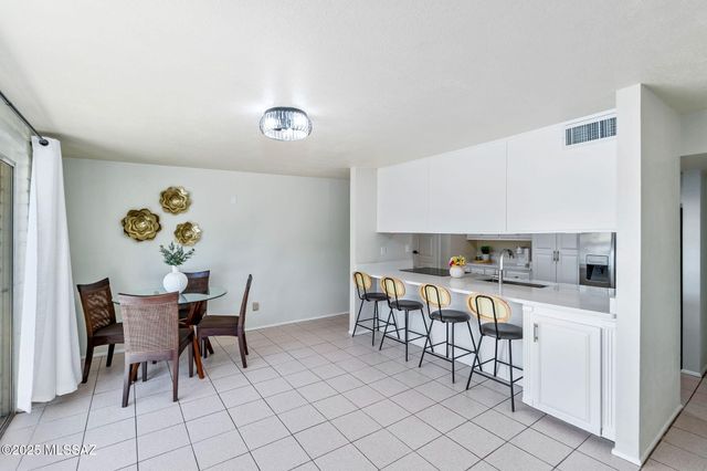 6070 W Desert Marigold Lane, Tucson, AZ 85742