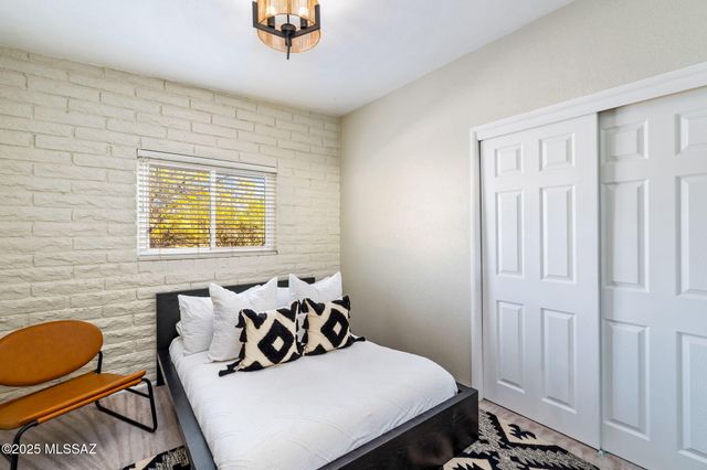 6070 W Desert Marigold Lane, Tucson, AZ 85742