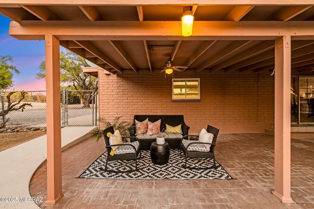 6070 W Desert Marigold Lane, Tucson, AZ 85742