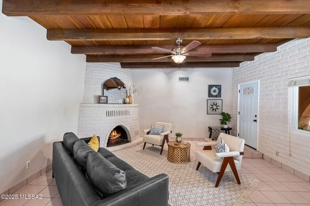 6070 W Desert Marigold Lane, Tucson, AZ 85742