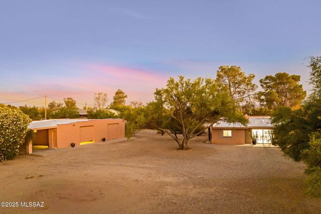 6070 W Desert Marigold Lane, Tucson, AZ 85742