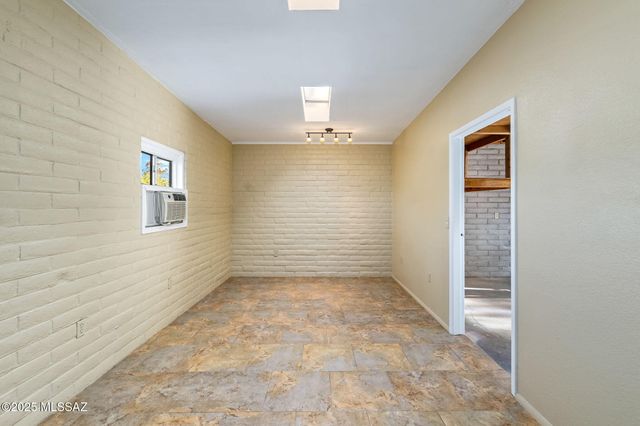 6070 W Desert Marigold Lane, Tucson, AZ 85742