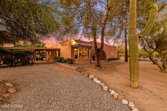 6070 W Desert Marigold Lane, Tucson, AZ 85742