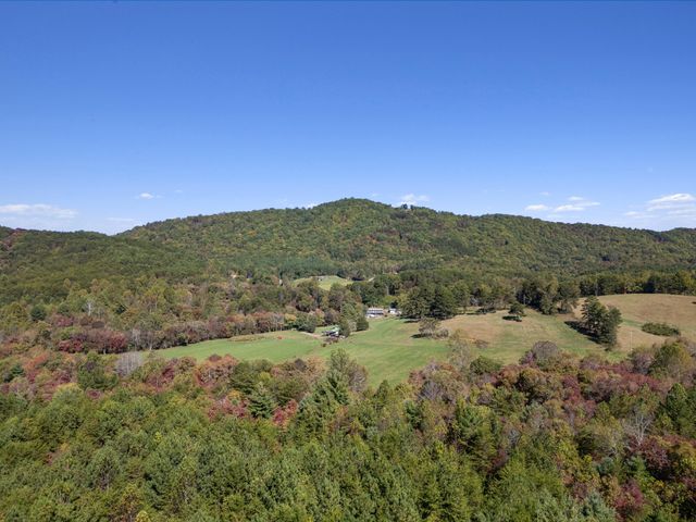 227 Mcallister Road, Copperhill, TN 37317