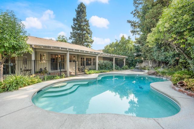 8833 Mountbatten Way, Elk Grove, CA 95624