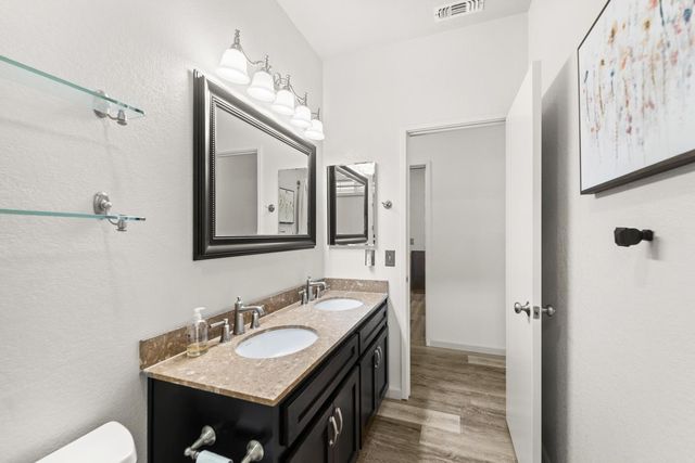 8833 Mountbatten Way, Elk Grove, CA 95624