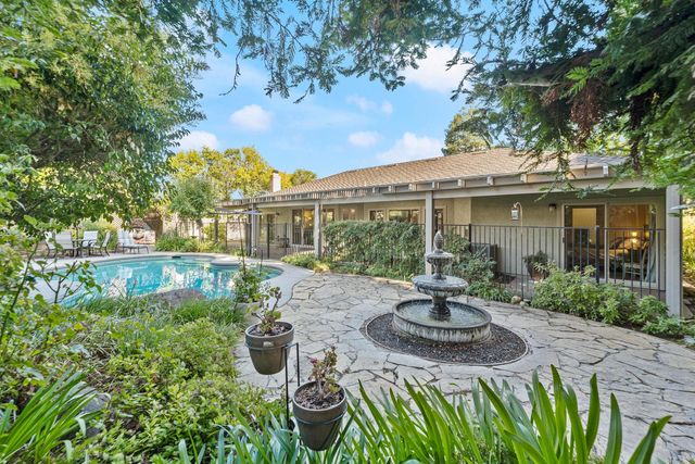 8833 Mountbatten Way, Elk Grove, CA 95624