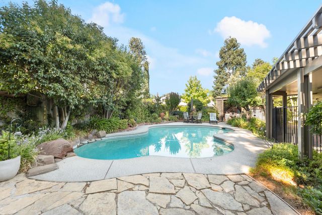 8833 Mountbatten Way, Elk Grove, CA 95624