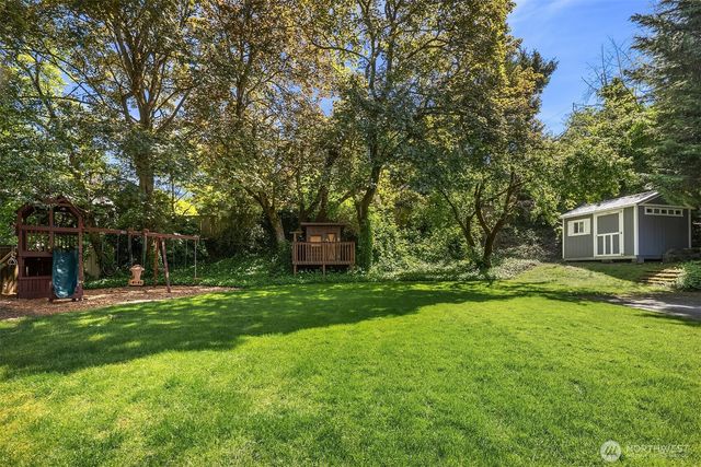842 84th Avenue NE, Medina, WA 98039