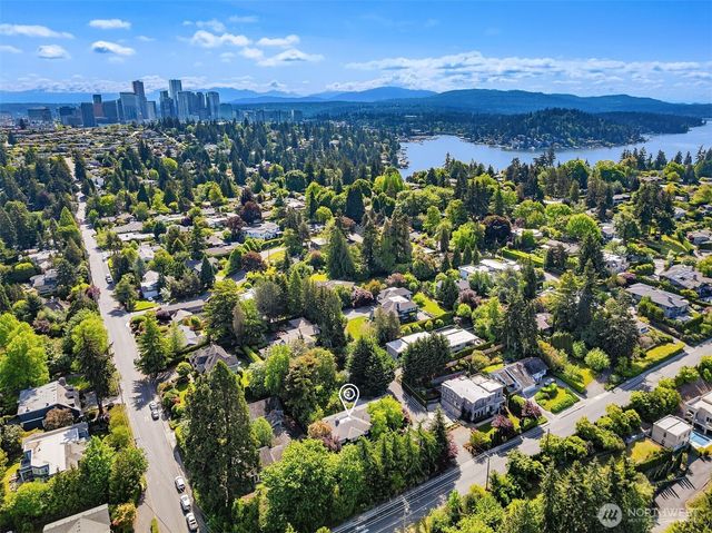 842 84th Avenue NE, Medina, WA 98039
