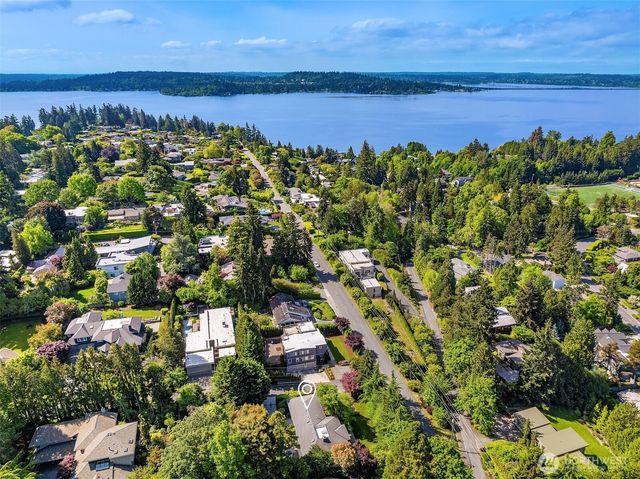 842 84th Avenue NE, Medina, WA 98039