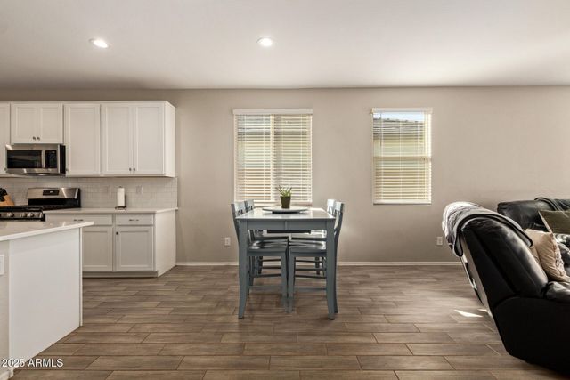 18572 W COTTONTAIL Lane, Wittmann, AZ 85361