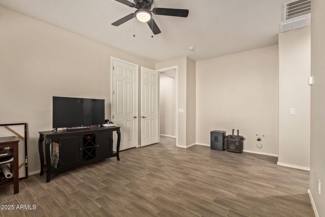 18572 W COTTONTAIL Lane, Wittmann, AZ 85361