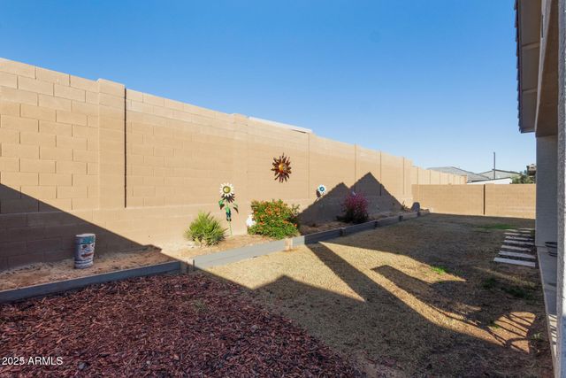 18572 W COTTONTAIL Lane, Wittmann, AZ 85361