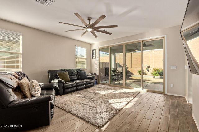 18572 W COTTONTAIL Lane, Wittmann, AZ 85361