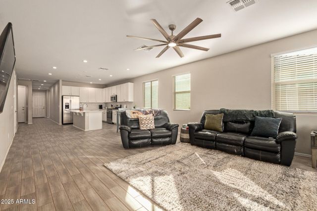 18572 W COTTONTAIL Lane, Wittmann, AZ 85361