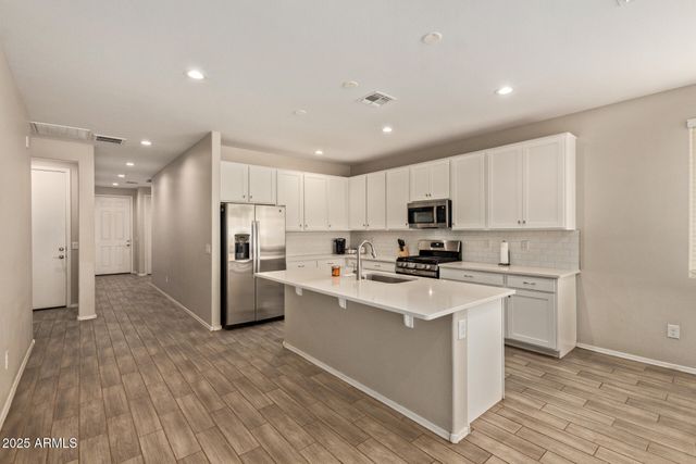 18572 W COTTONTAIL Lane, Wittmann, AZ 85361