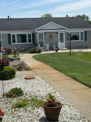905 Village Lane, Georgetown Twp, MI 49428