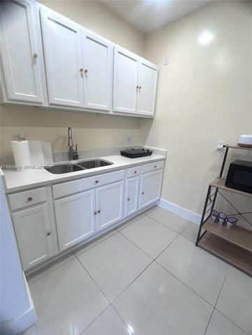 2434 Polk Street, Hollywood, FL 33020