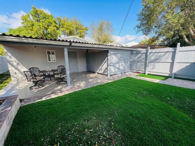 2434 Polk Street, Hollywood, FL 33020