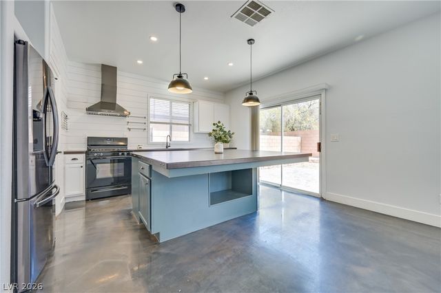 7016 Flowering Willow Street, Las Vegas, NV 89148