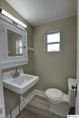 5216 S 38th Street, Omaha, NE 68107