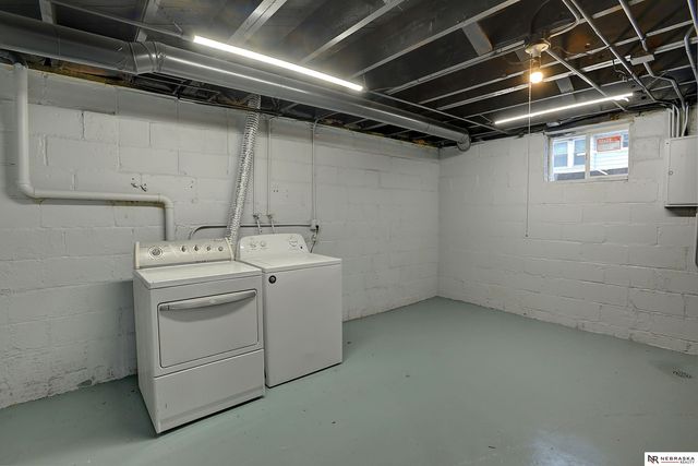 5216 S 38th Street, Omaha, NE 68107