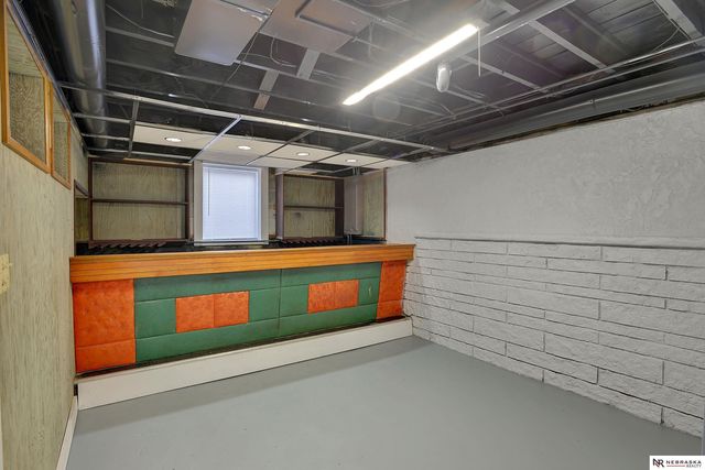 5216 S 38th Street, Omaha, NE 68107