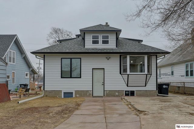 5216 S 38th Street, Omaha, NE 68107
