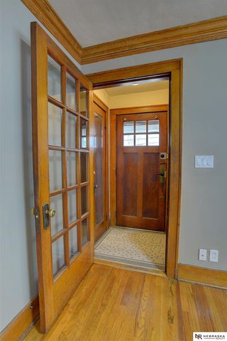 5216 S 38th Street, Omaha, NE 68107