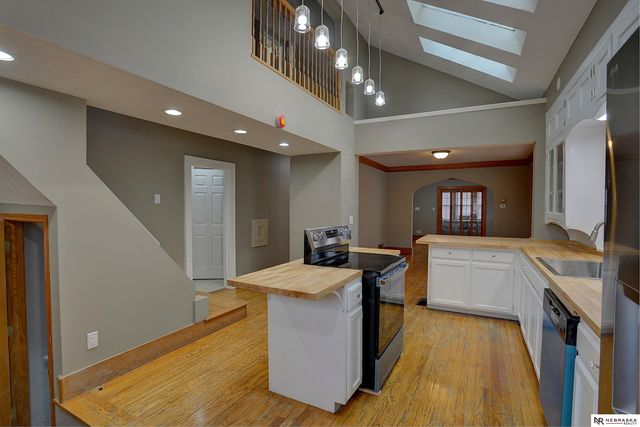 5216 S 38th Street, Omaha, NE 68107