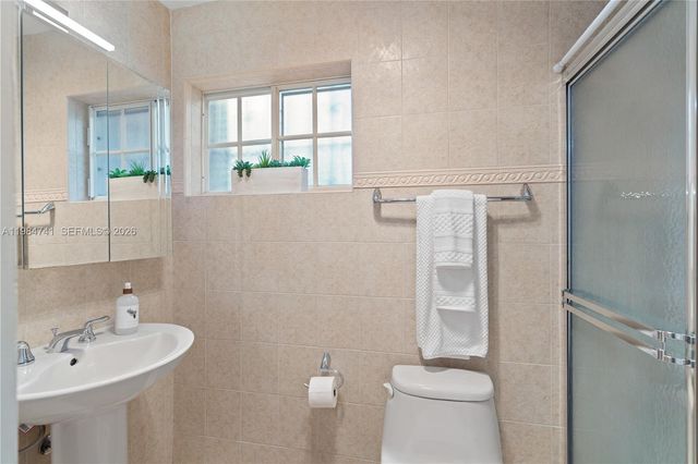 7600 W 12th Ave, Hialeah, FL 33014